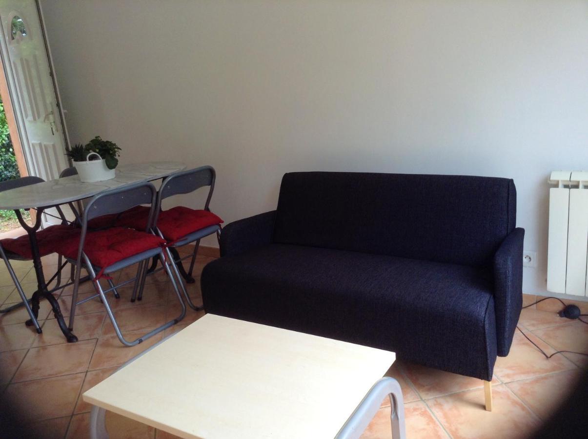 Charmant Appartement A Le Muy Avec Terrasse Et Jardin المظهر الخارجي الصورة